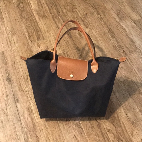 Longchamp - Picture 3 of 5